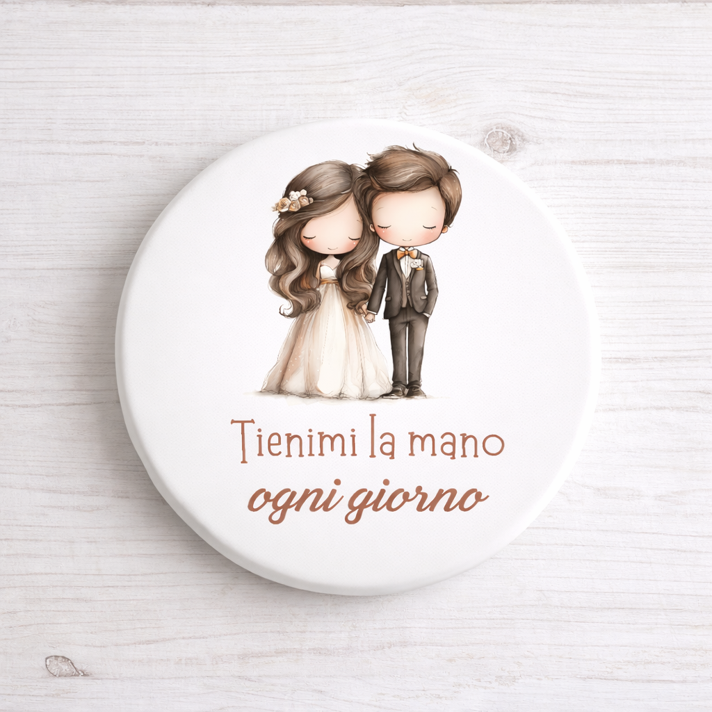 Sottopentola in ceramica diametro 10cm tema sposini "Tienimi la mano ogni giorno"