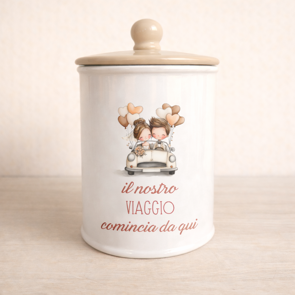 Biscottiera in ceramica artigianale 15cm o 19 cm decorazione Sposini "Il nostro viaggio comincia da qui"