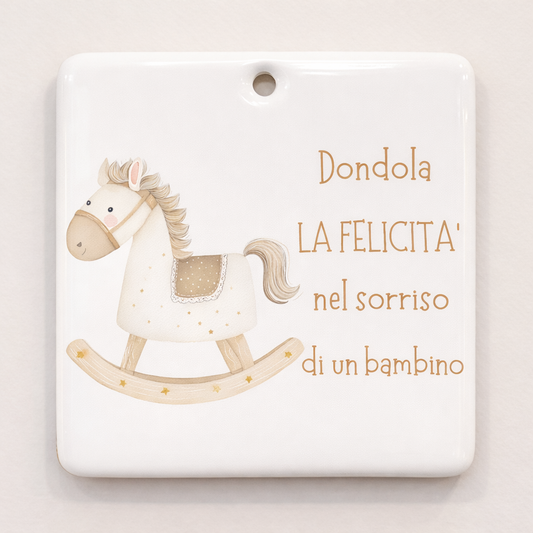 Piastrella rettangolare in ceramica con Cavalluccio da appendere 10 cm x 10 cm