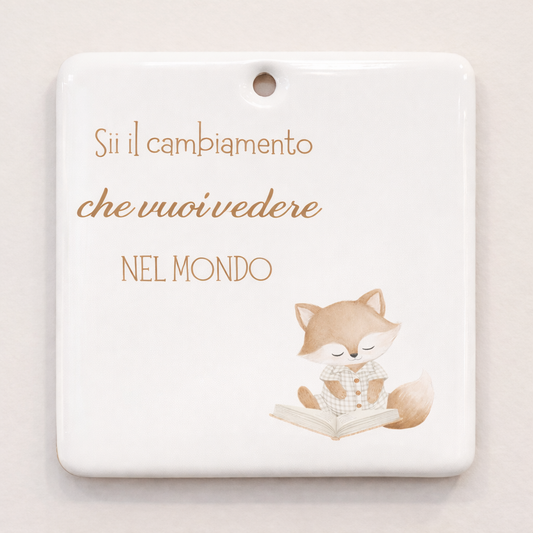 Piastrella rettangolare in ceramica con Volpe che legge da appendere 10 cm x 10 cm
