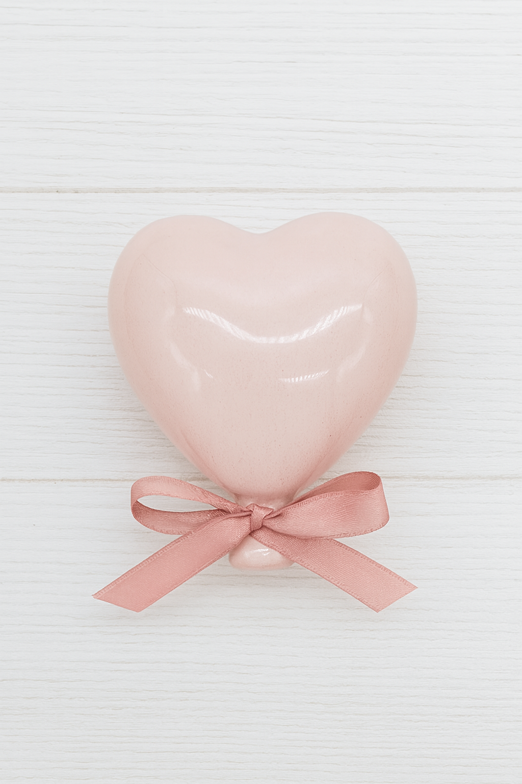 Palloncino a forma di cuore in ceramica artigianale 8 cm da appendere